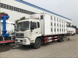 東風(fēng)天錦畜禽運輸車